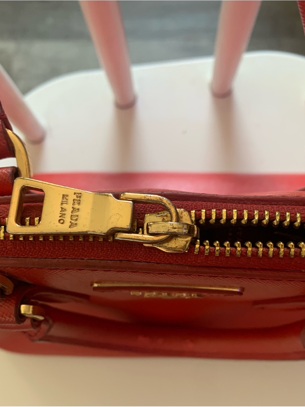 PRADA - Picture 4 of 6
